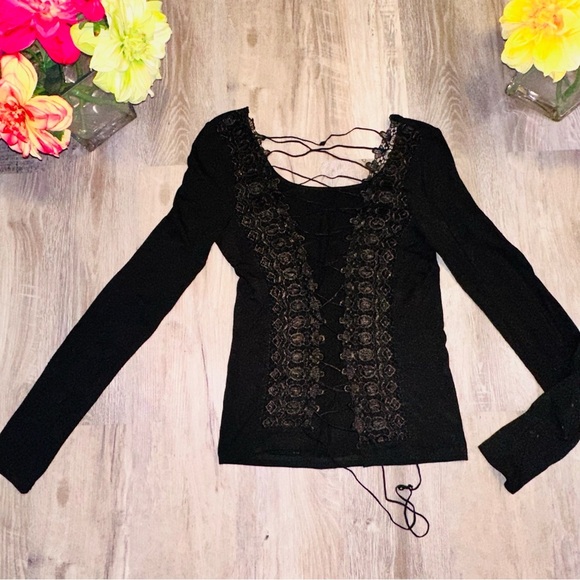 Lace up long sleeve top - Picture 3 of 6